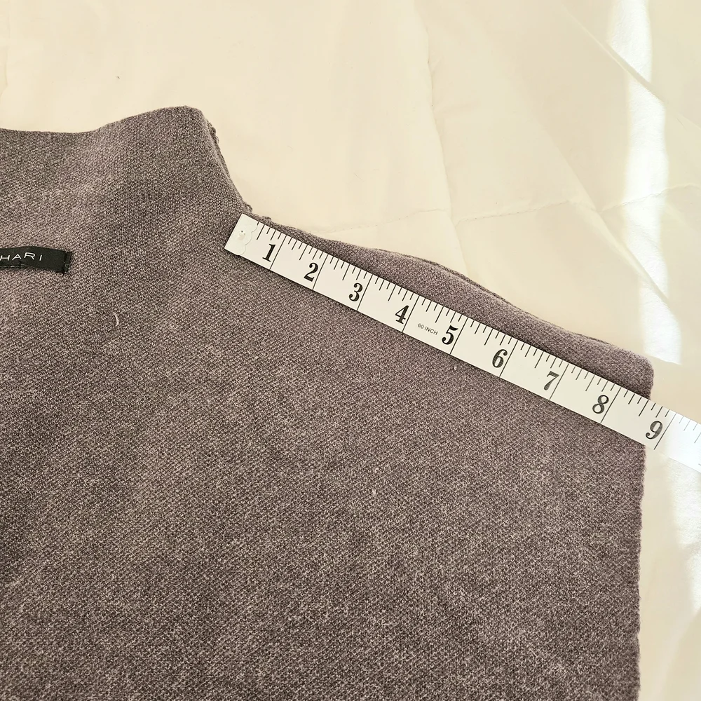 Tahari Grey Turtleneck Sweater🖤Monochrome Basics - Picture 3 of 6